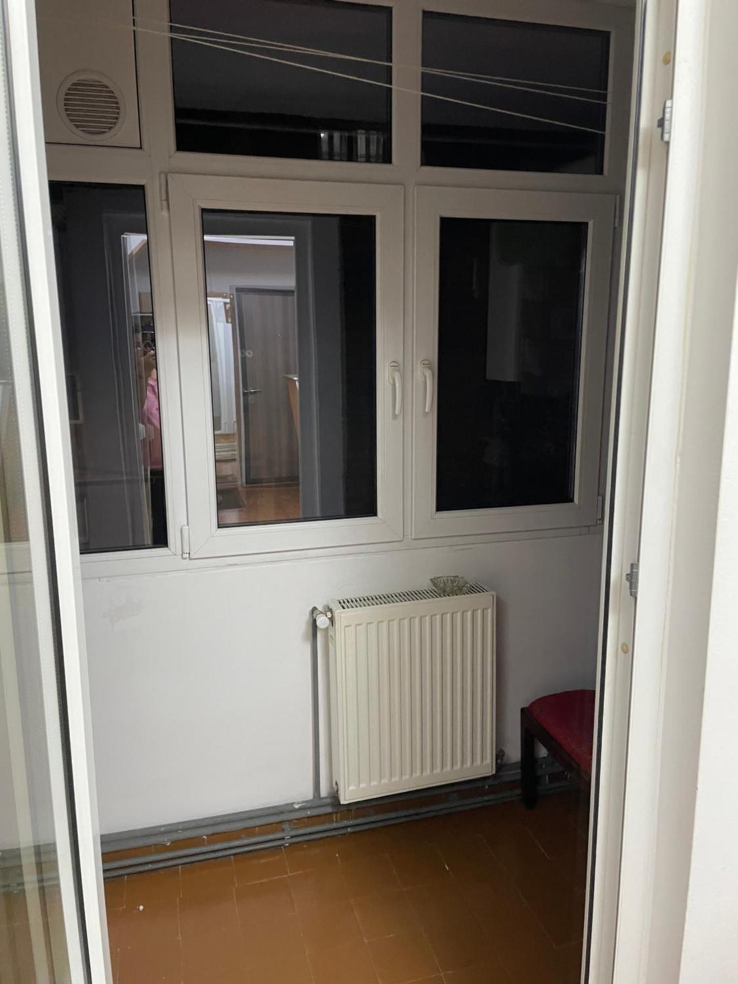 Apartament Petroşani エクステリア 写真