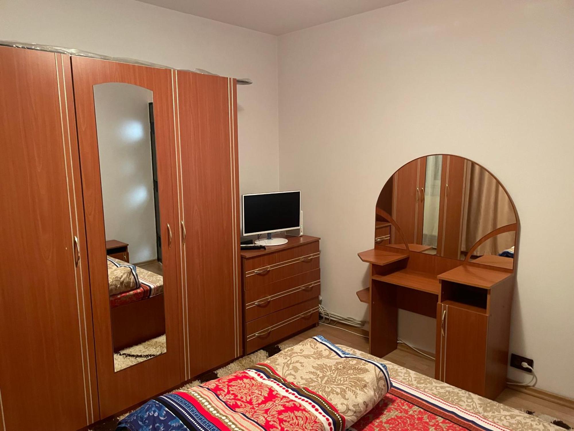 Apartament Petroşani エクステリア 写真
